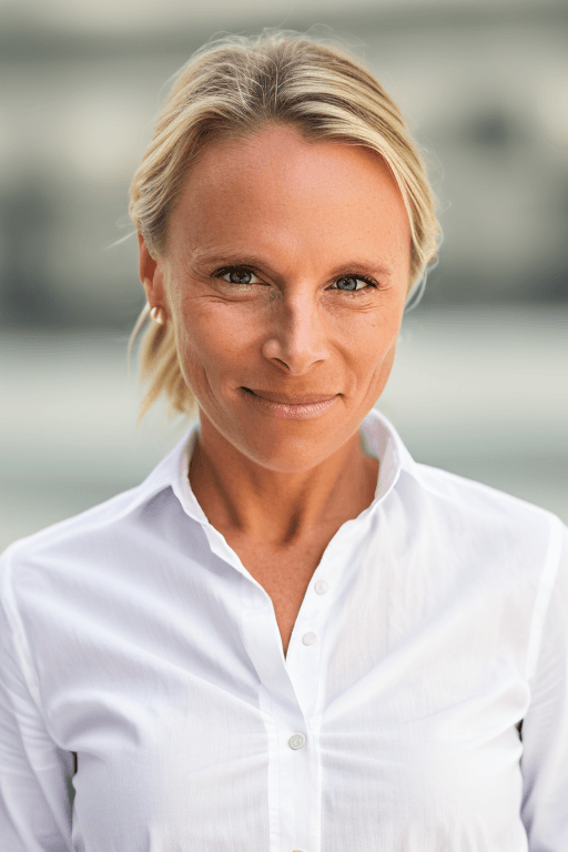 Professional headshot of Jen Tedesko