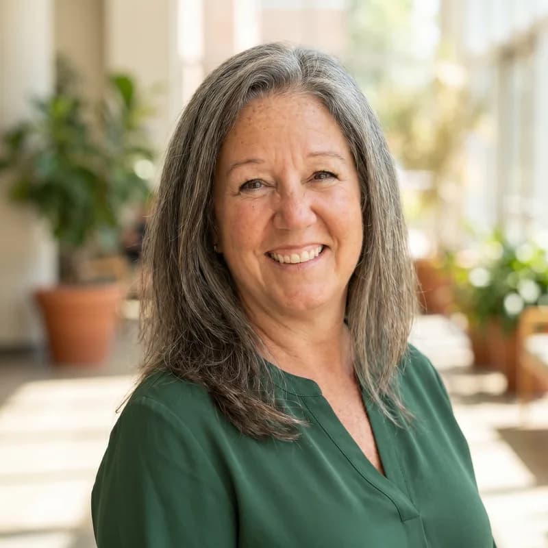 Cynthia Giffin's professional headshot