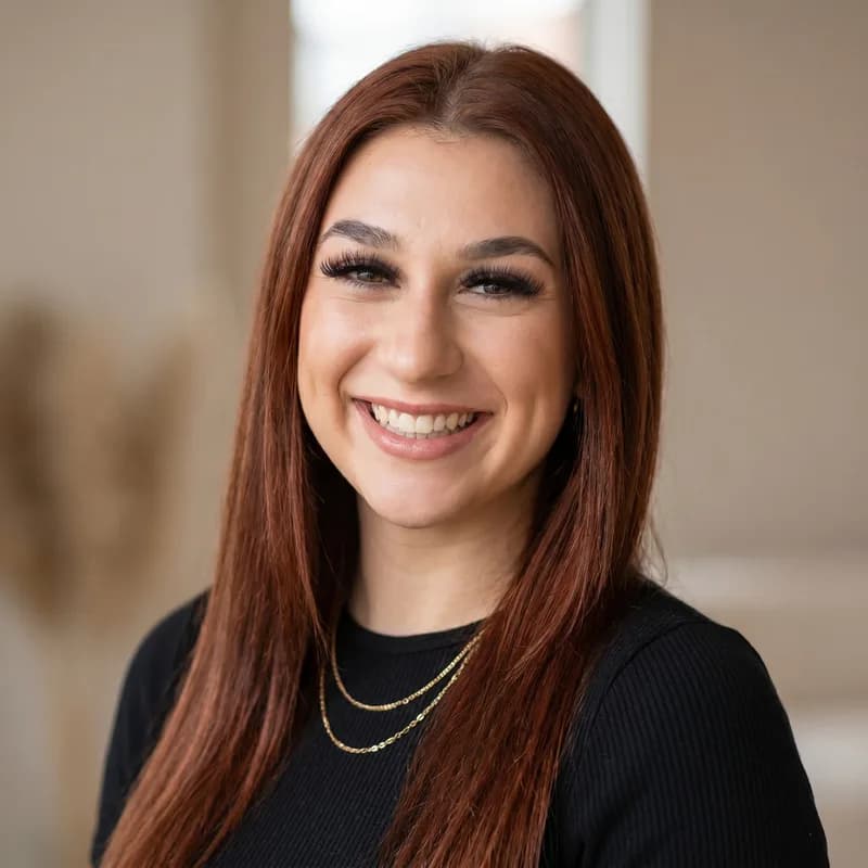 Kira Duimovich's professional headshot