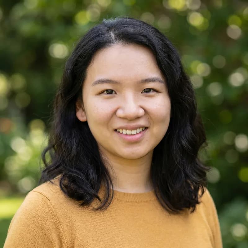 Siqi Ma's professional headshot